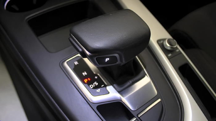 Audi A4 Avant  40 2.0 tdi mhev S line edition qu