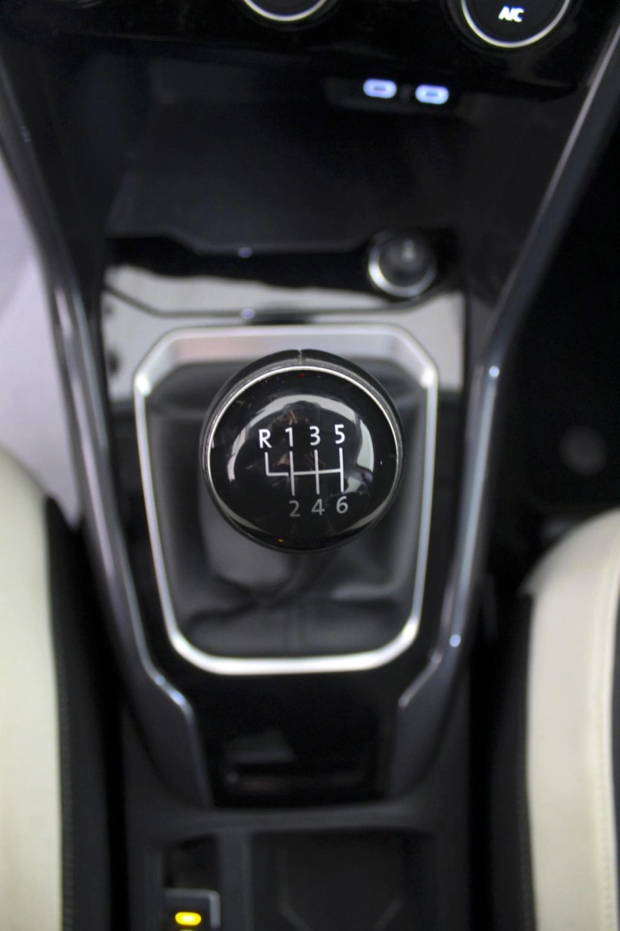 Volkswagen T-Roc  1.5 tsi Advanced