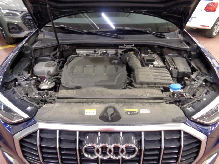 Audi Q3  35 2.0 tdi Business Advanced s-tronic