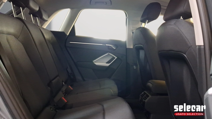 Audi Q3  35 1.5 tfsi Business