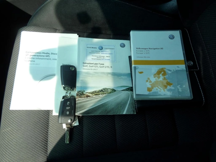 Volkswagen Golf  5p 2.0 tsi R 4motion 310cv dsg