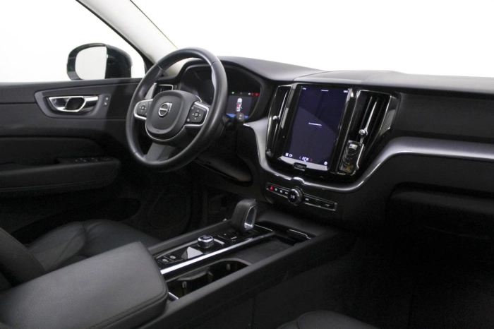 Volvo XC60  2.0 b4 Momentum Pro auto