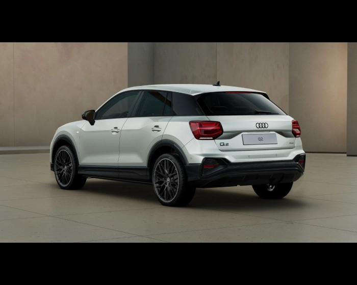 Audi Q2    Identity Black 40 TFSI quattro 140(190) kW(CV) S tronic