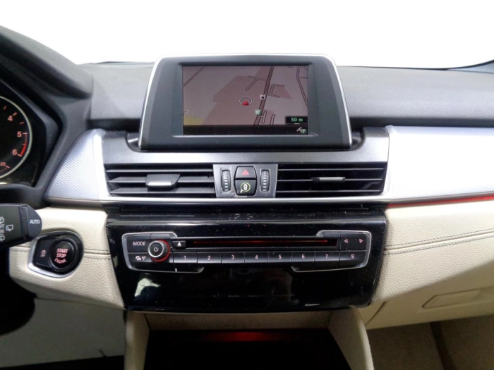 BMW Serie 218d Active Tourer Sport au