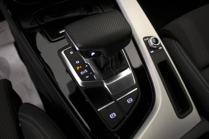 Audi A4 Avant  40 2.0 tdi mhev S line edition quattro 204cv s-tronic