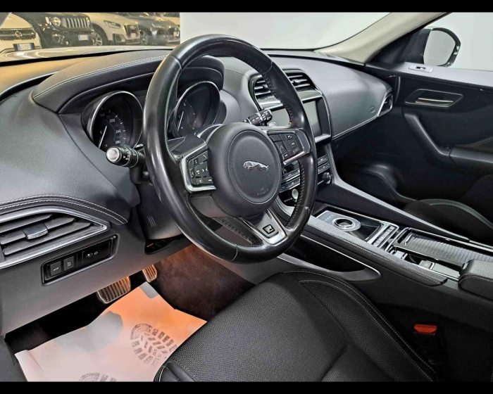 Jaguar F-Pace  2.0d i4 R-Sport awd 180cv auto my19