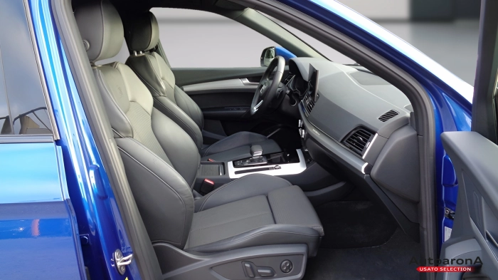Audi Q5 Sportback  2021 -  40 2.0 tdi mhev 12V S line 