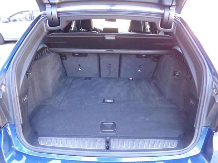 BMW Serie 520d Touring mhev 48V xdrive 