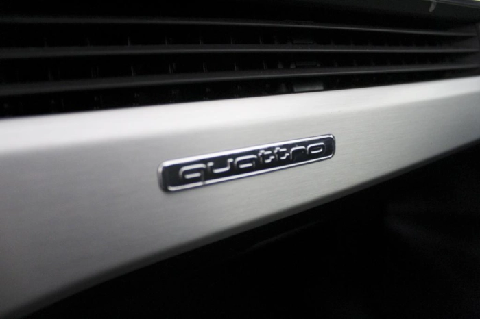 Audi A4 Avant  40 2.0 tdi mhev S line edition quattro 204cv s-tronic