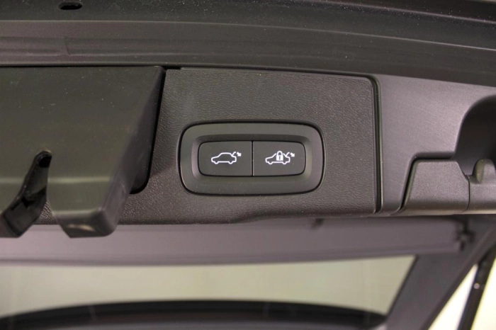 Volvo XC60  2.0 b4 Momentum Pro auto