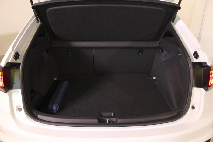 Volkswagen Taigo R-Line Plus 1.0 TSI 85 kW (115 CV) Manuale
