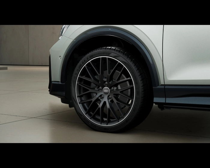 Audi Q2    Identity Black 40 TFSI quattro 140(190) kW(CV) S tronic