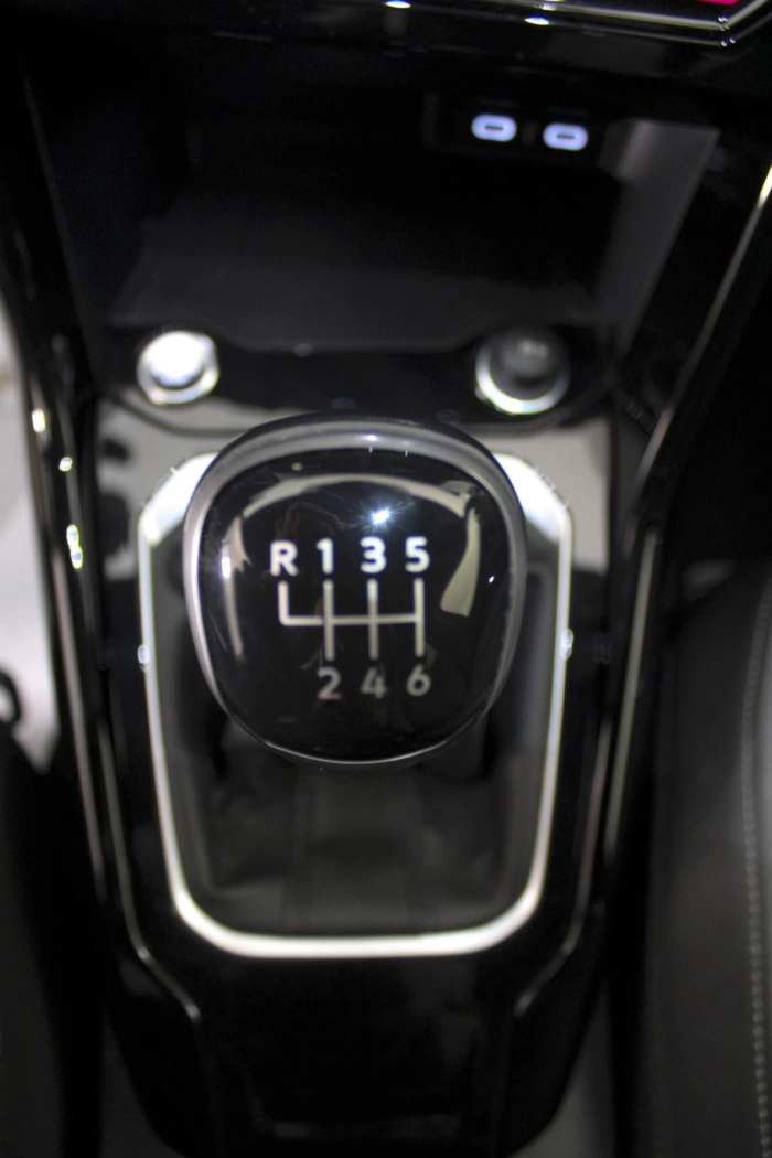 Volkswagen T-Roc  2022 -  1.5 tsi R-Line