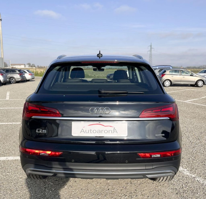 Audi Q5  40 2.0 tdi mhev 12V Business quattro s-tronic