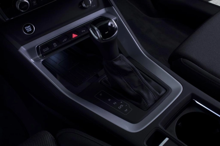 Audi Q3    S line edition 45 TFSI e  180(245) kW(CV) S tronic