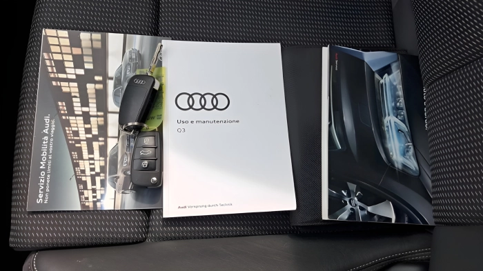 Audi Q3  35 2.0 tdi S line edition s-tronic