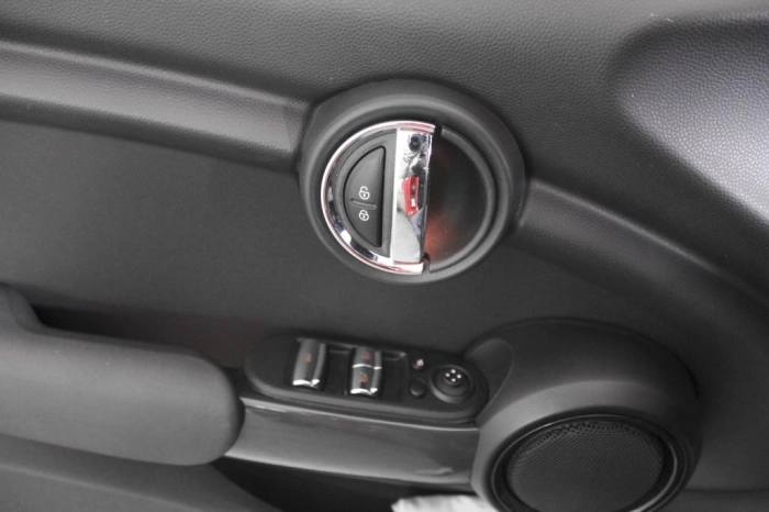 MINI IV   -  Cabrio 1.5 Cooper D Boost aut