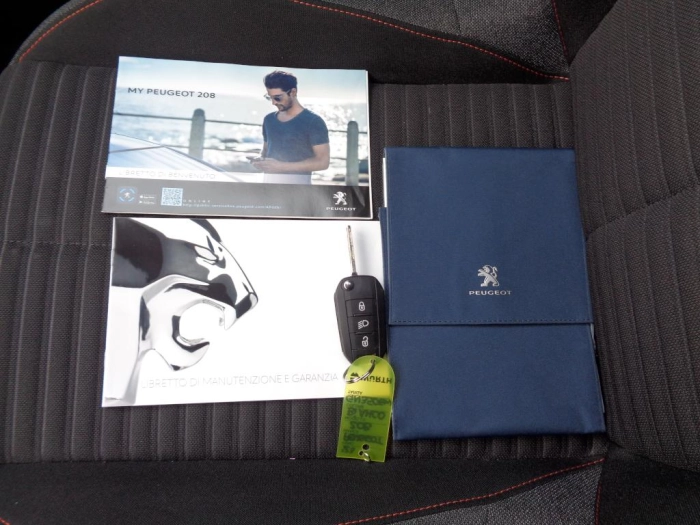 Peugeot 208  1.2 puretech Active Pack s&s 75cv