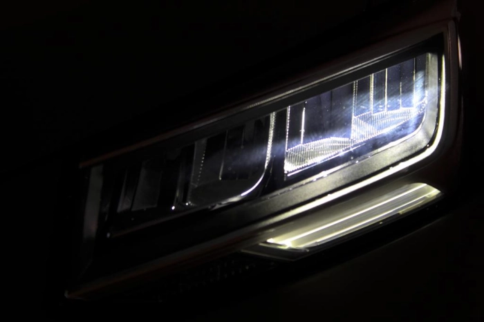 Audi Q2    Admired Advanced 35 TDI quattro 110(150) kW(PS) S tronic