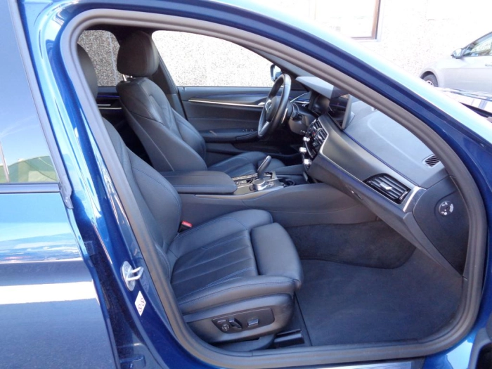 BMW Serie 520d Touring mhev 48V xdrive 