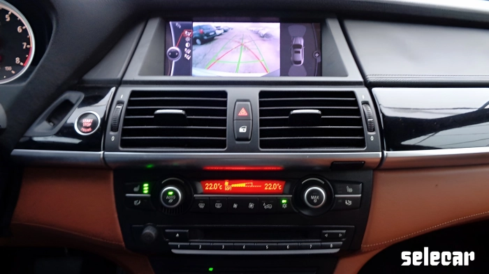 BMW X6  M 4.4 V8 auto