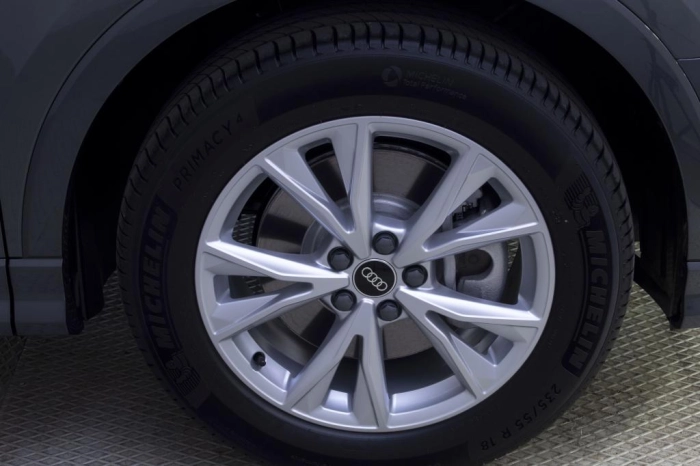 Audi Q3    S line edition 45 TFSI e  180(245) kW(CV) S tronic