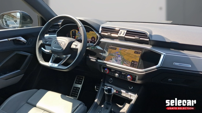 Audi Q3  35 2.0 tdi S line edition s-tronic