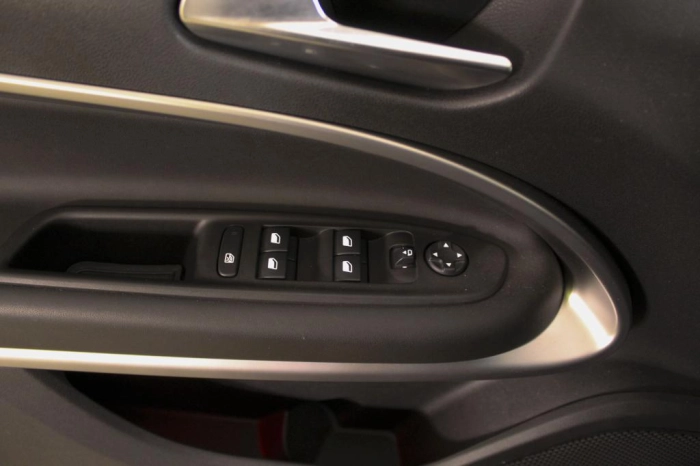 Jeep Avenger 1.2 turbo e-hybrid Summit fwd 100cv edct6