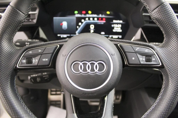 Audi S3  Sportback 2.0 tfsi quattro s-troni
