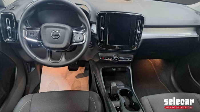 Volvo XC40 1.5 t3 Momentum Pro 163cv my21
