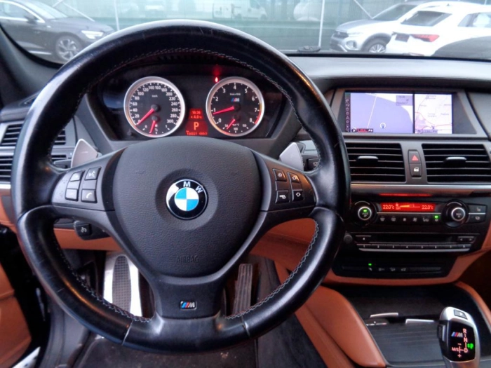BMW X6  M 4.4 V8 auto
