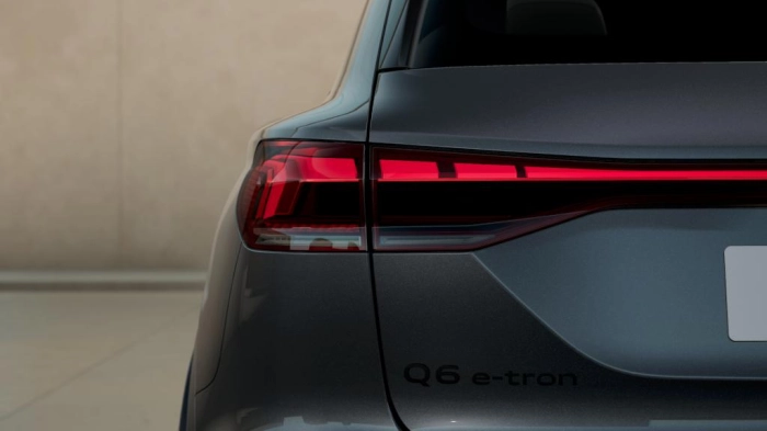 Audi Q6   SUV S line edition e-tron performance  225,00 kW