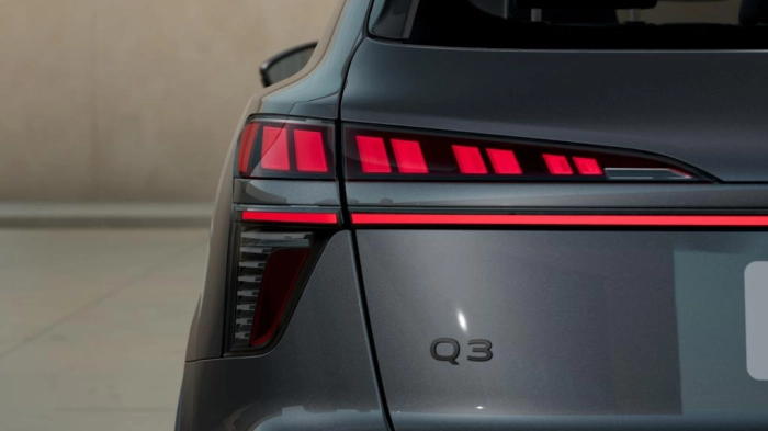 Audi Q3  SUV S line edition e-hybrid  200 kW S tronic