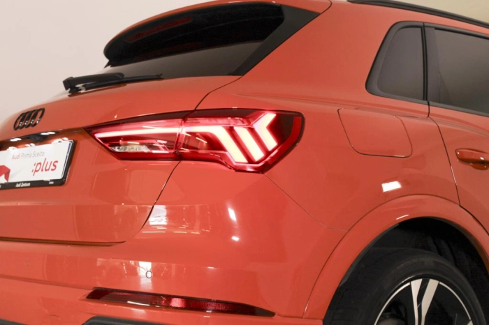 Audi Q3    Identity Black 35 TDI  110(150) kW(CV) S tronic