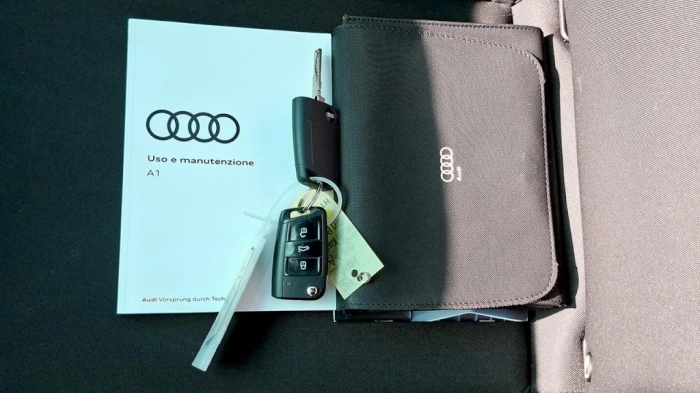 Audi A1 Sportback  30 1.0 tfsi Admired 110c