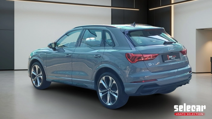 Audi Q3  35 2.0 tdi S line edition s-tronic