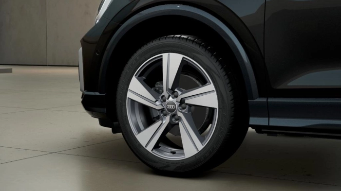Audi Q2    Business Advanced 35 TFSI  110(150) kW(CV) S tronic
