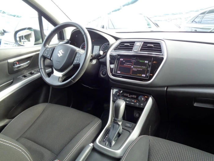 Suzuki S-Cross  1.4h Starview 2wd auto