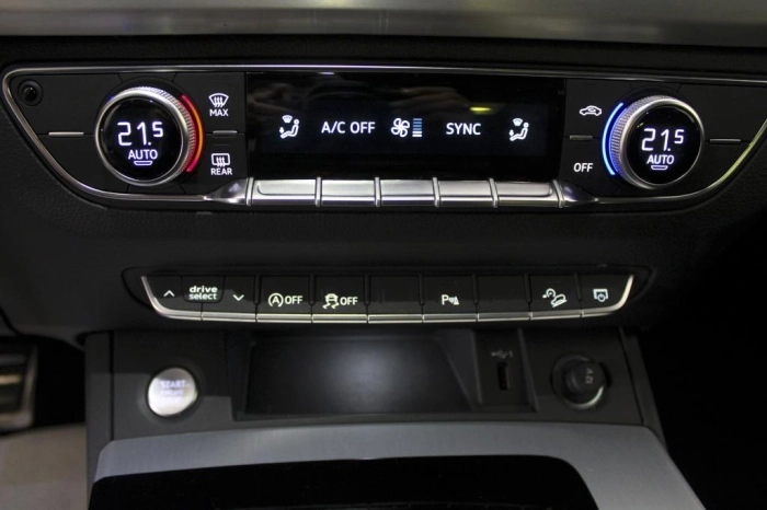 Audi Q5  40 2.0 tdi mhev 12V S line quattro s-tronic