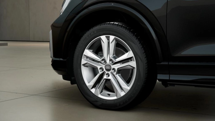 Audi Q2    Business Advanced 35 TFSI  110(150) kW(CV) S tronic