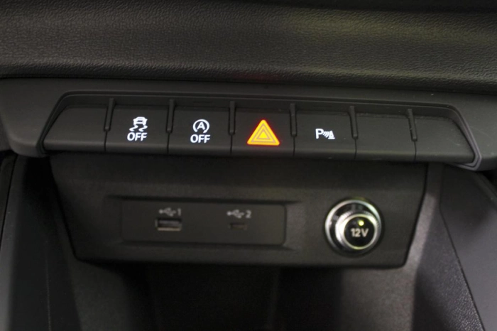 Audi A1 Sportback  25 1.0 tfsi Admired Adva