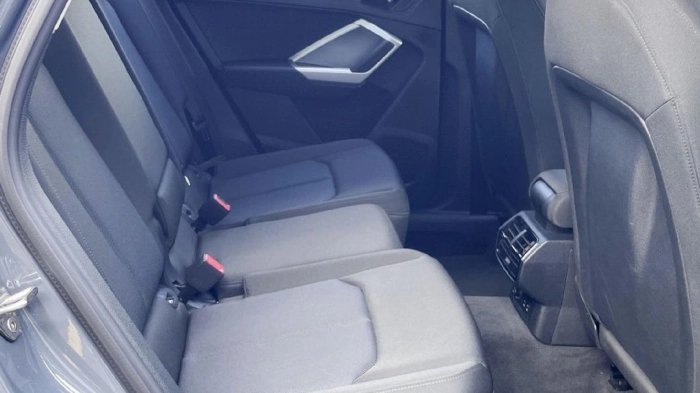 Audi Q3  40 TDI quattro S tronic Business Advanced