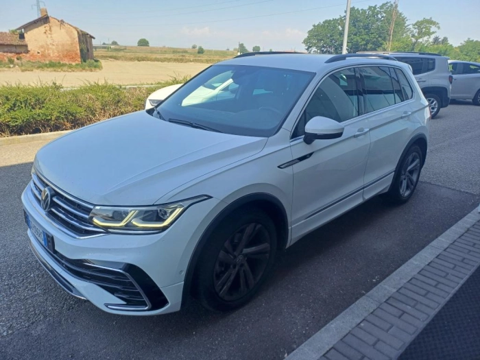Volkswagen Tiguan  2.0 tdi R-Line 150cv dsg