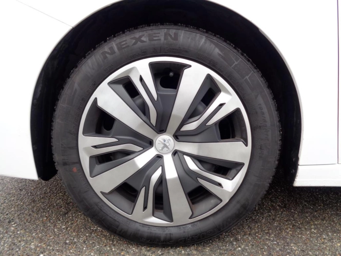 Peugeot 208  1.2 puretech Active Pack s&s 75cv