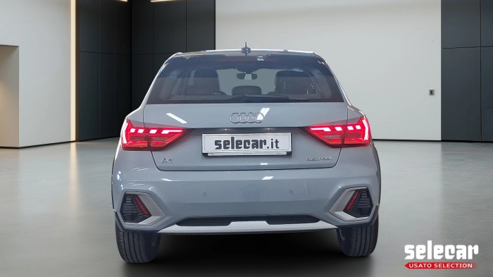Audi A1 Allstreet  30 1.0 tfsi Business 110