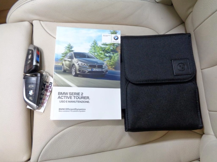 BMW Serie 218d Active Tourer Sport au