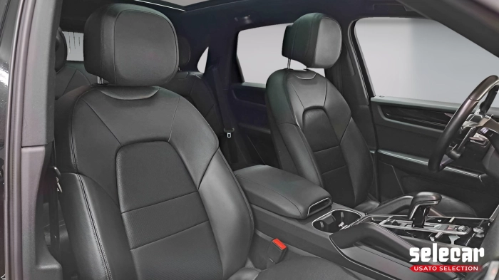 Porsche Cayenne  3.0 e-hybrid tiptronic