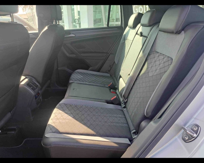 Volkswagen Tiguan  2.0 tdi R-Line 150cv dsg