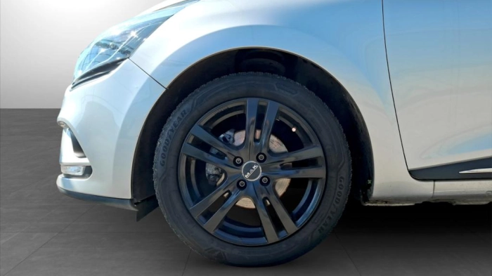 Renault Clio  1.2 16v Zen 75cv