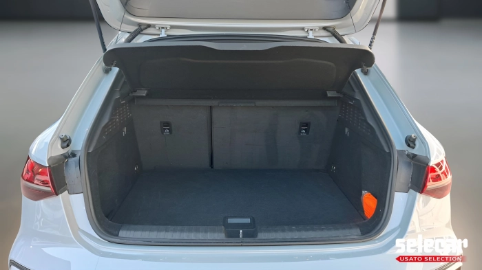 Audi A3 Allstreet  2.0 tdi Identity Contras